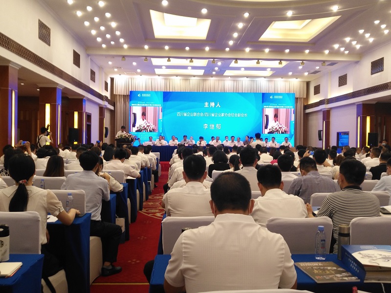 優秀企業家1.jpg